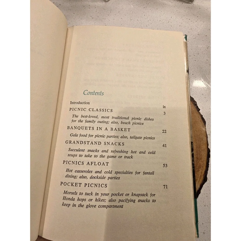 It's A Picnic! by Nancy Fair McIntyre - 1969 - Very Good Condition - Vintage